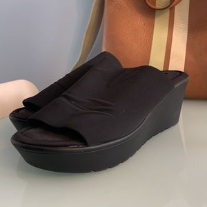 Vintage 90s slinky platform sandals heels